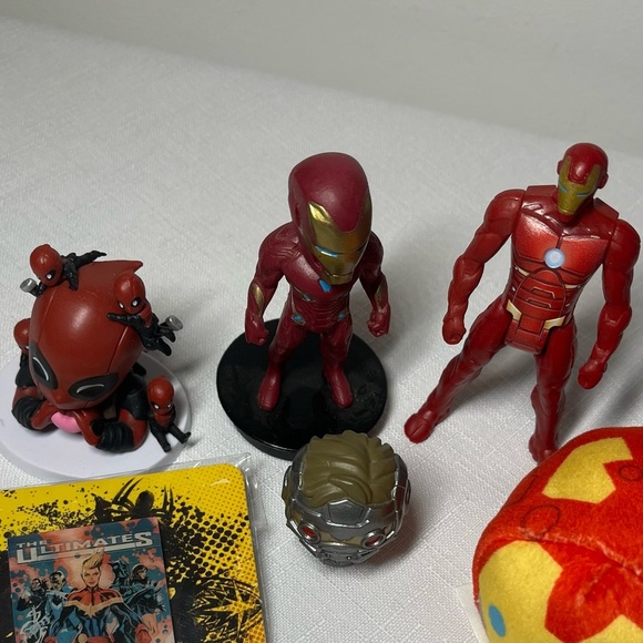 Marvel collection including Lootcrate pin, Funko Guardians Star-Lord, deadpool - Picture 4 of 8